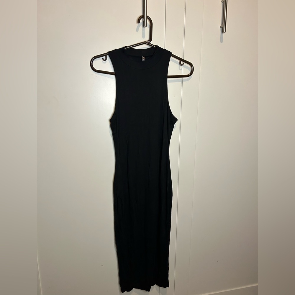 Elegant Black Sleeveless Dress
